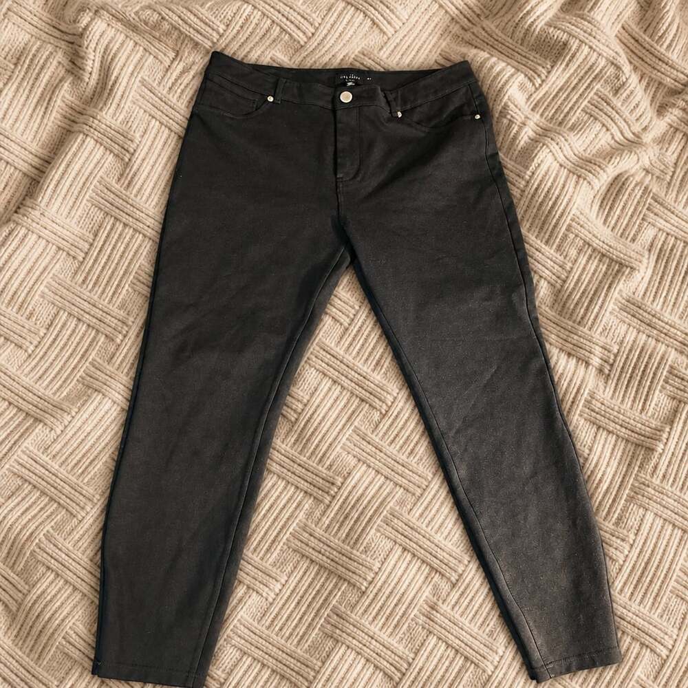 Ted Baker London Black Stretch Skinny Pants with Zipper Ankles